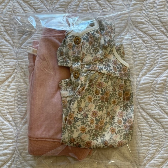 GAP & Rabbit Bear Bundle 0-3 months - Picture 6 of 6